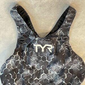 TYR Avictor 2.0 Open Back Technical Swimsuit Womens Size 26 Black Kneeskin